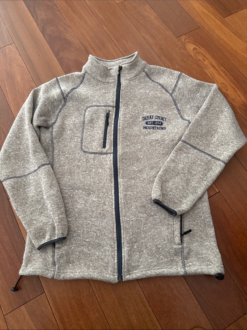 Light Gray Men's Lightweight Full-Zip Jacket with Chest Pocket